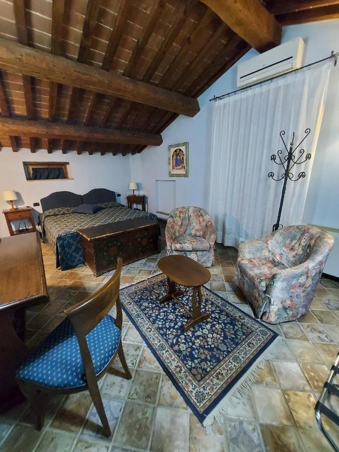 Country Hotel Poggiomanente Umbertide Exterior photo